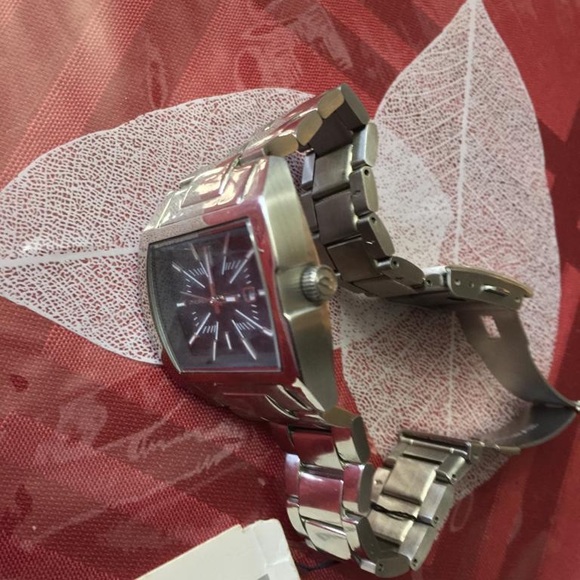 COPY - Watch - Picture 2 of 5